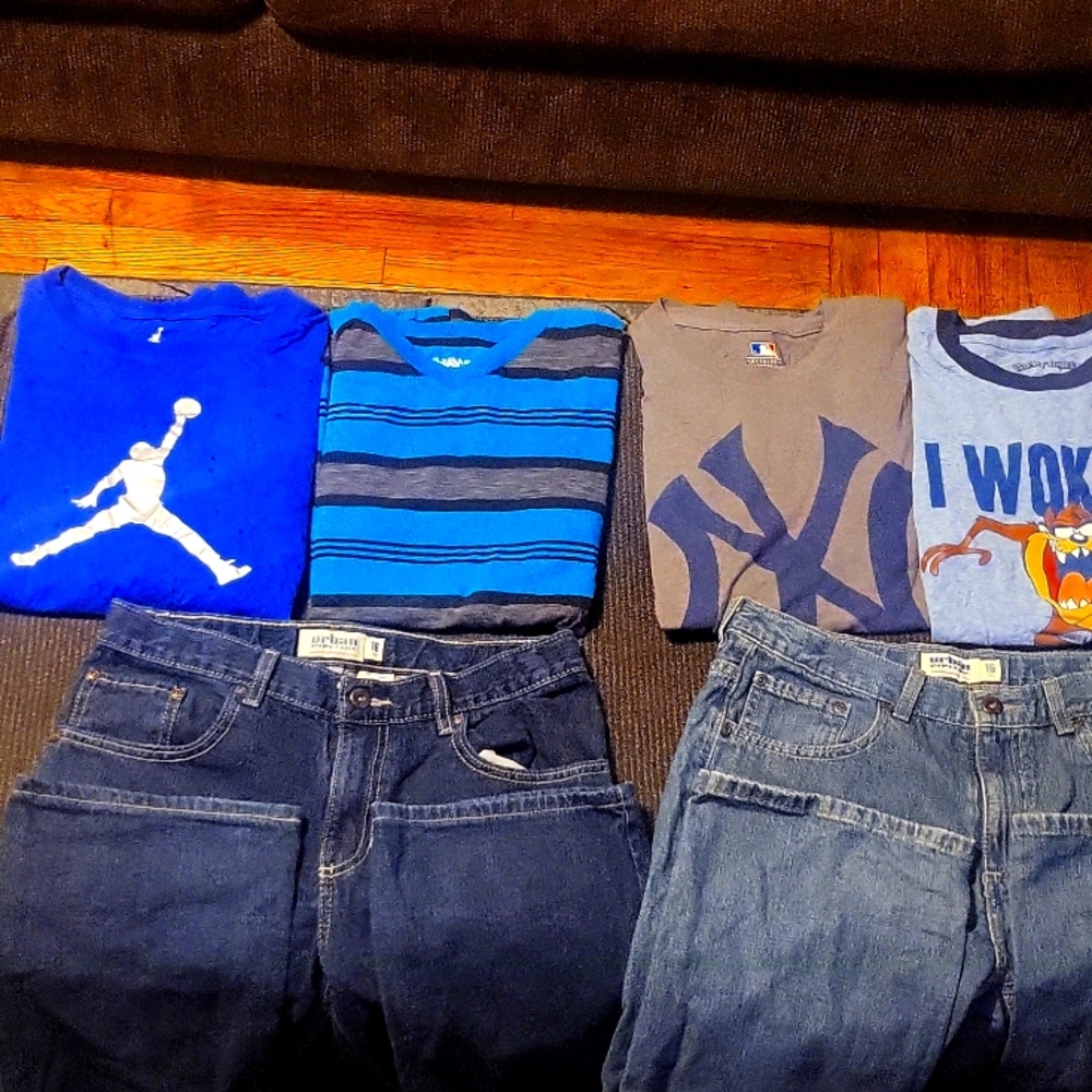 4 shirts and 2 jeans.  Boys XL
